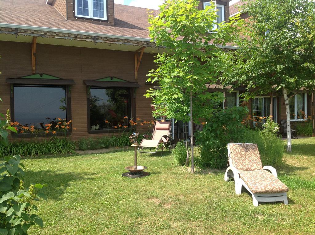 Auberge La Cote D'Or Petite-Riviere-Saint-Francois Eksteriør billede