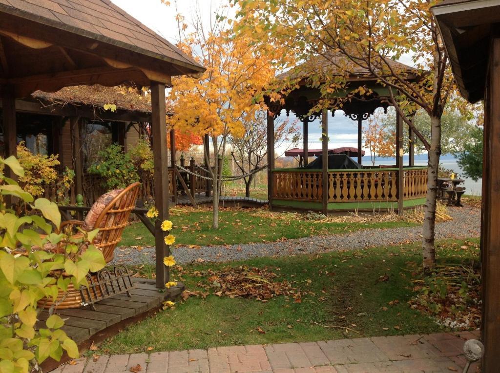 Auberge La Cote D'Or Petite-Riviere-Saint-Francois Eksteriør billede