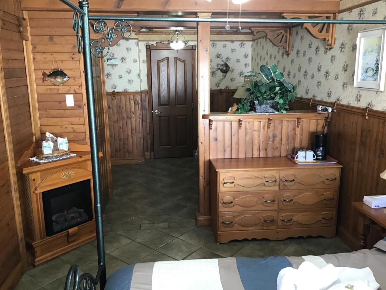 Auberge La Cote D'Or Petite-Riviere-Saint-Francois Eksteriør billede