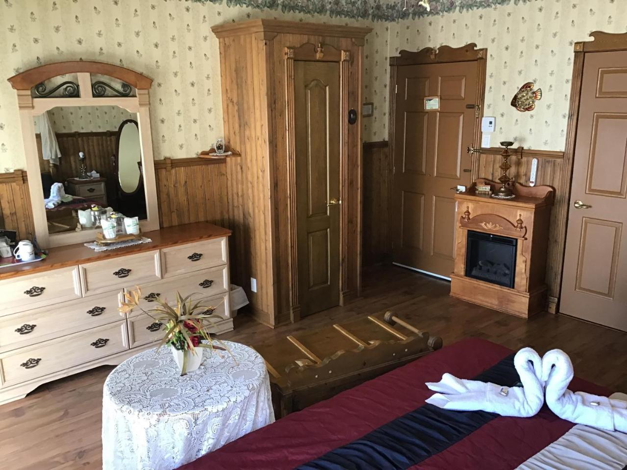 Auberge La Cote D'Or Petite-Riviere-Saint-Francois Eksteriør billede